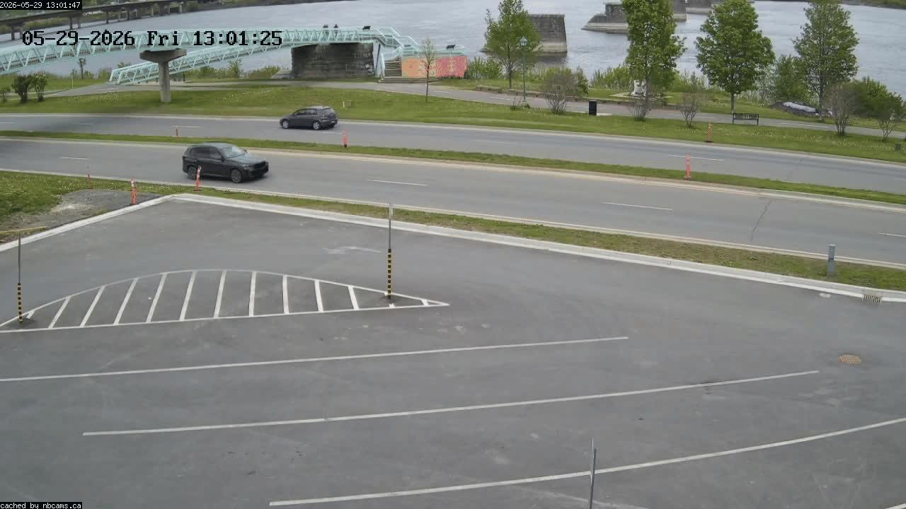 Web Cam image of Fredericton (St. John River)