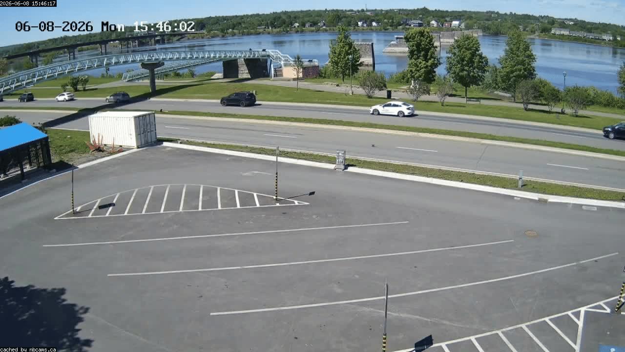 Web Cam image of Fredericton (St. John River)