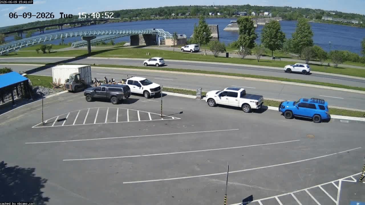 Web Cam image of Fredericton (St. John River)