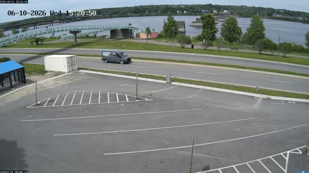 Web Cam image of Fredericton (St. John River)