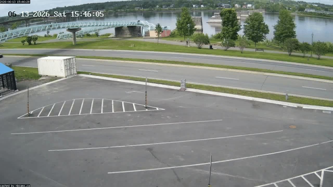 Web Cam image of Fredericton (St. John River)