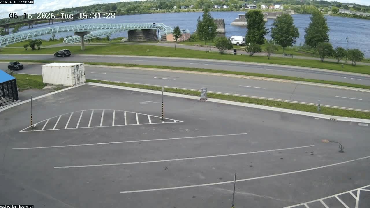 Web Cam image of Fredericton (St. John River)