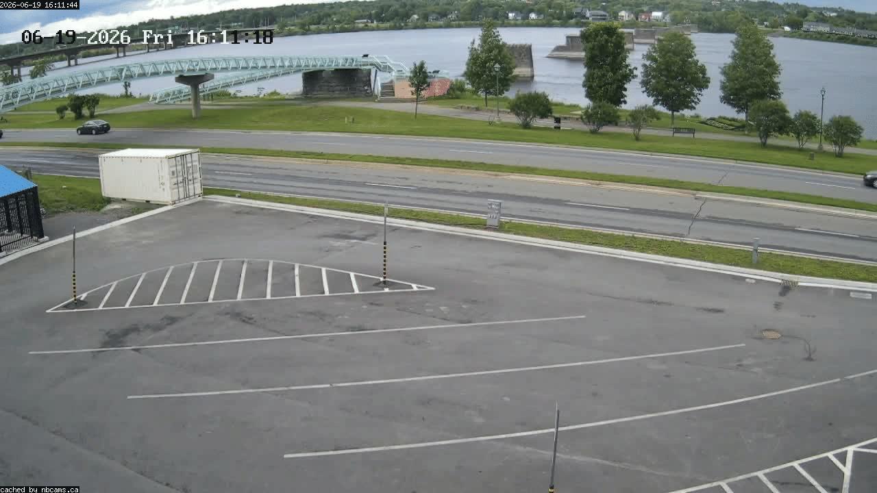 Web Cam image of Fredericton (St. John River)