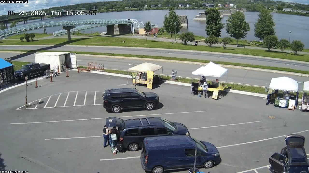 Web Cam image of Fredericton (St. John River)