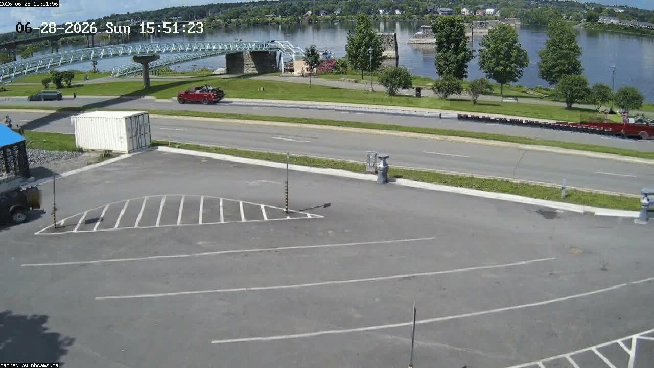 Web Cam image of Fredericton (St. John River)