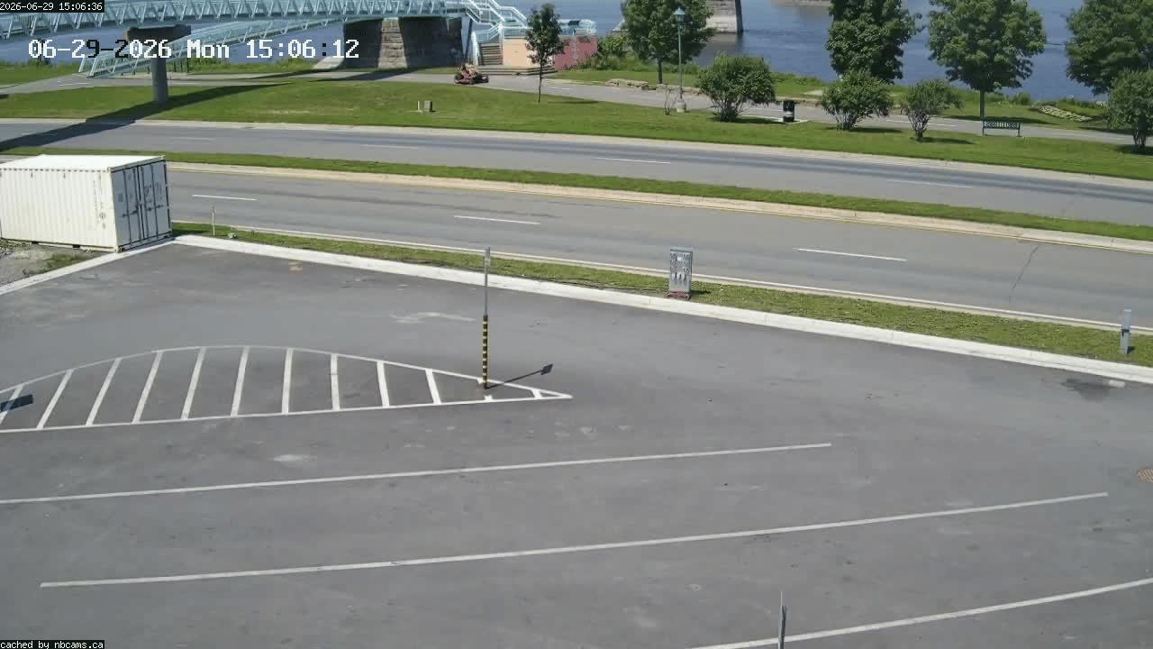 Web Cam image of Fredericton (St. John River)