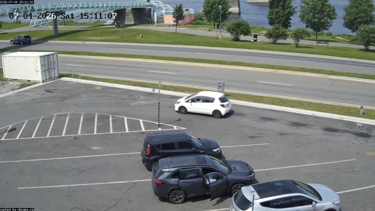 Web Cam image of Fredericton (St. John River)