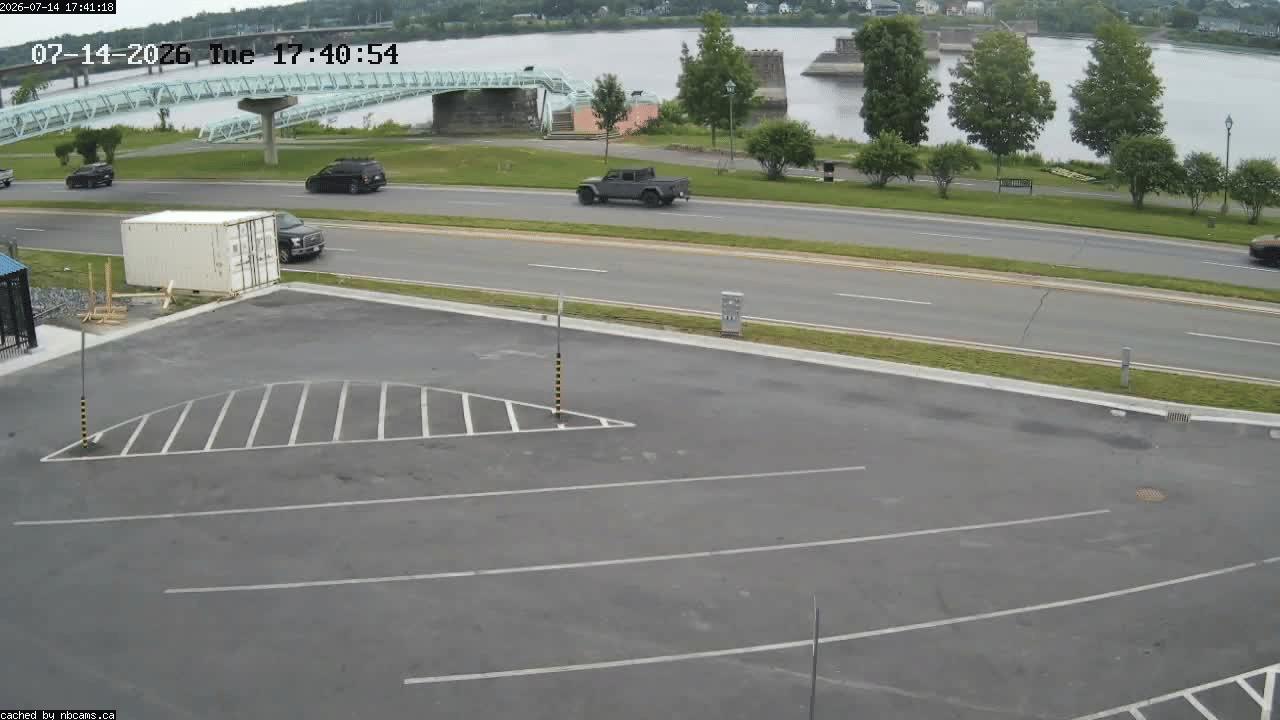 Web Cam image of Fredericton (St. John River)