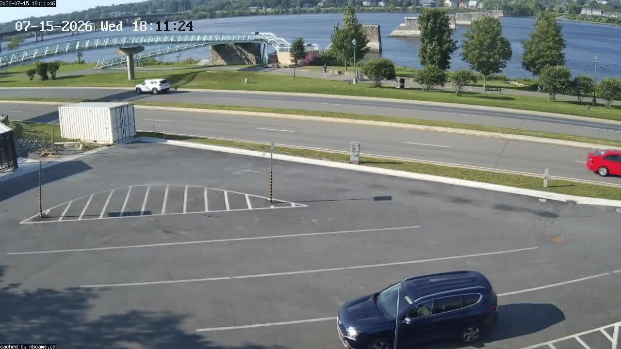 Web Cam image of Fredericton (St. John River)