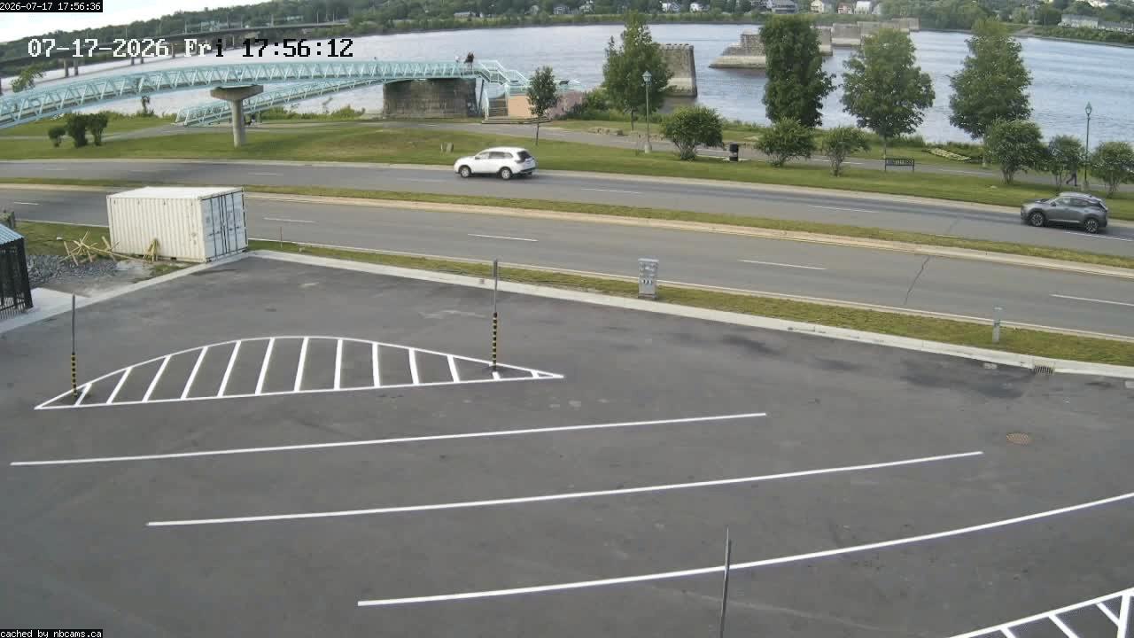 Web Cam image of Fredericton (St. John River)