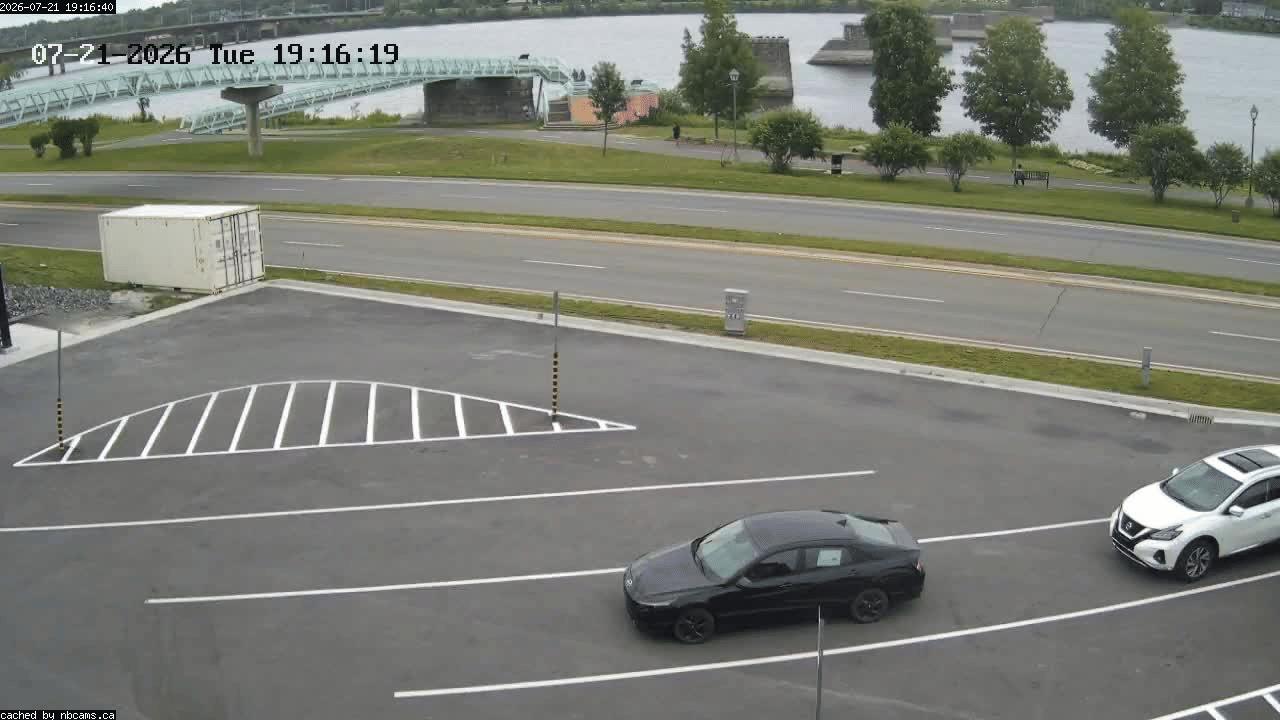 Web Cam image of Fredericton (St. John River)
