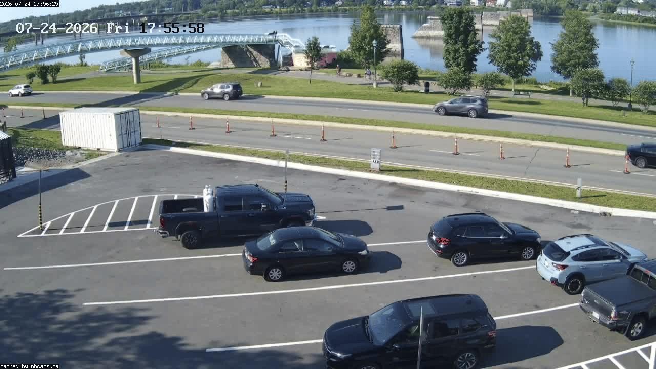 Web Cam image of Fredericton (St. John River)