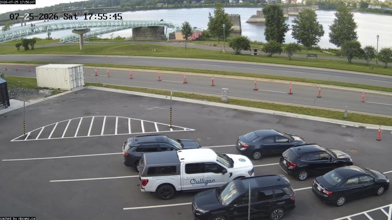 Web Cam image of Fredericton (St. John River)