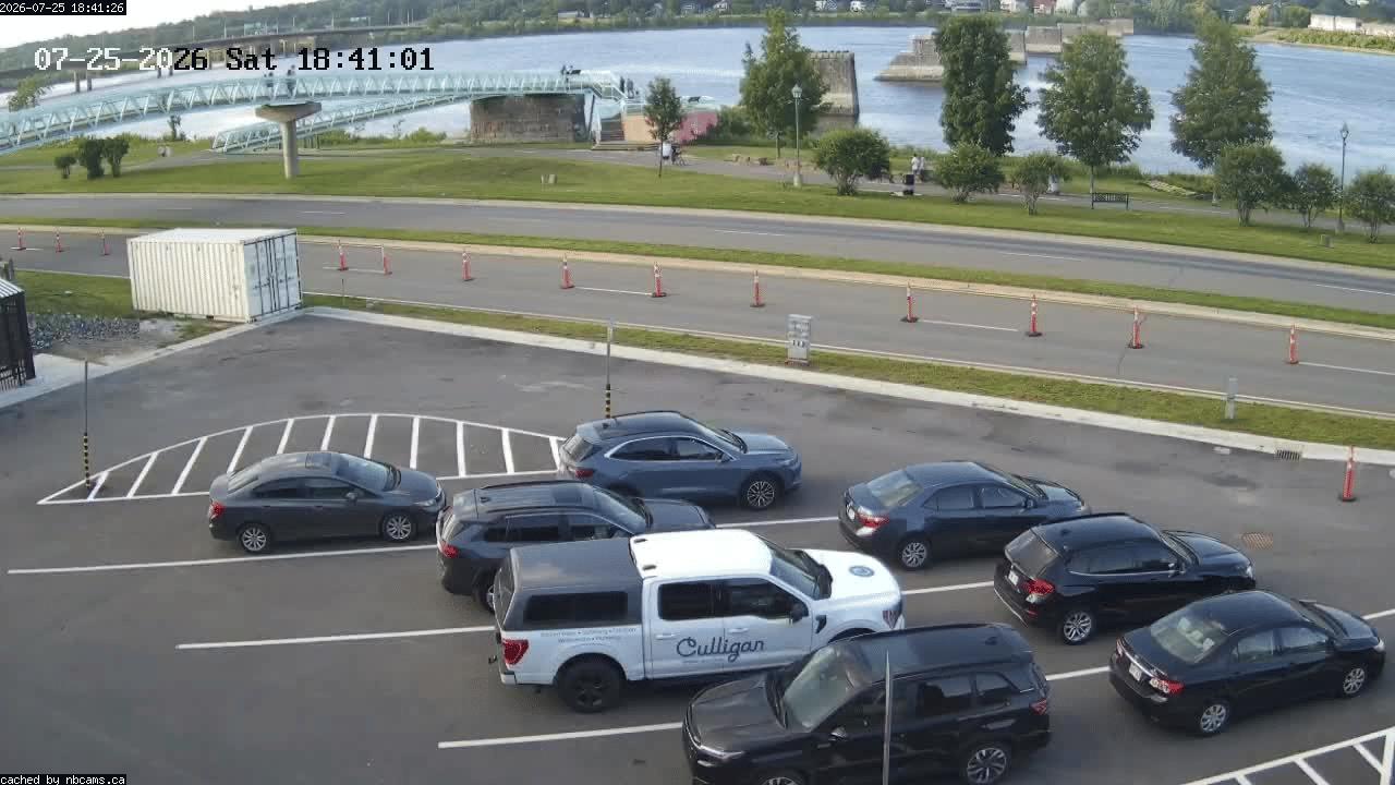 Web Cam image of Fredericton (St. John River)