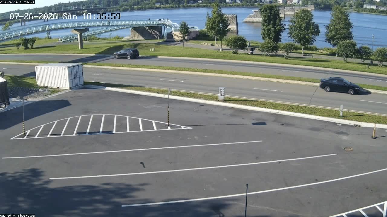 Web Cam image of Fredericton (St. John River)