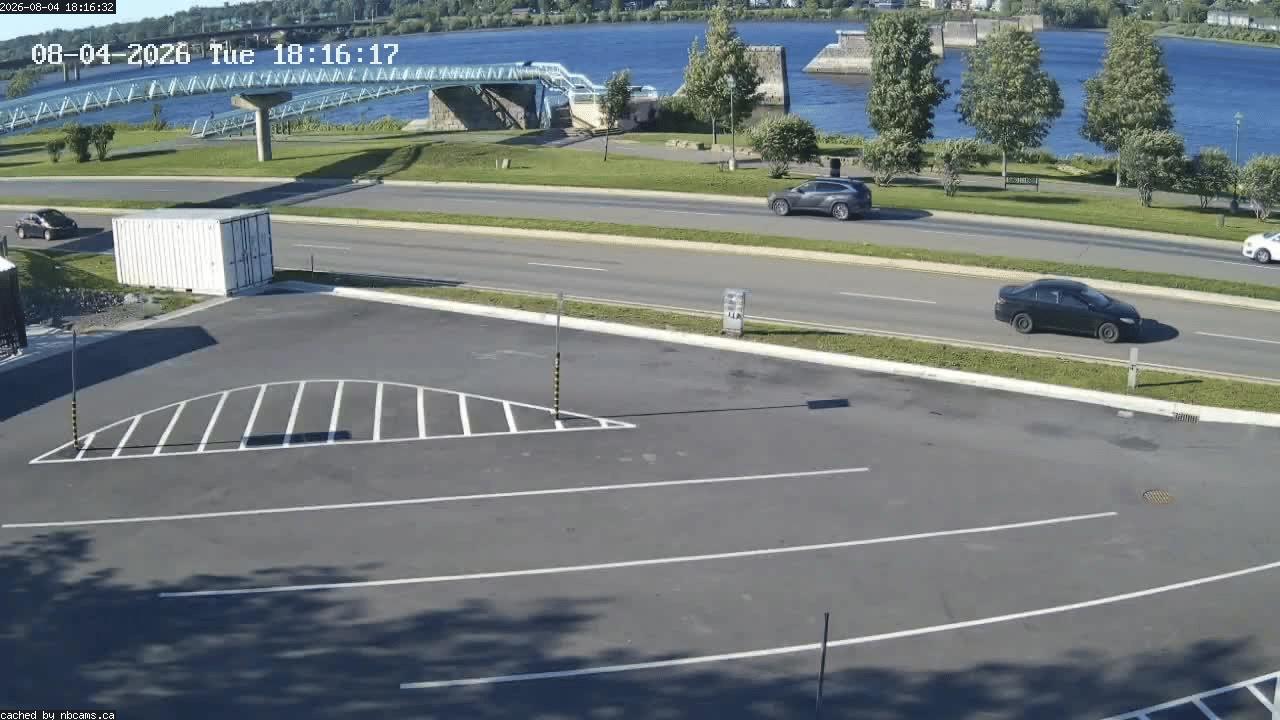 Web Cam image of Fredericton (St. John River)