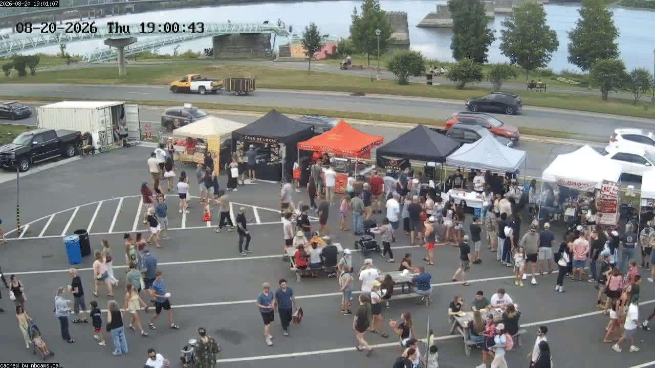 Web Cam image of Fredericton (St. John River)