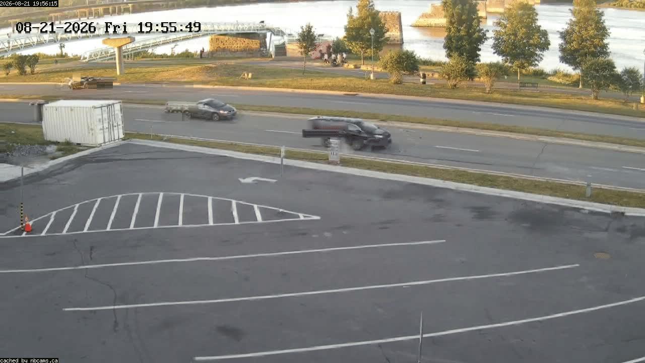 Web Cam image of Fredericton (St. John River)