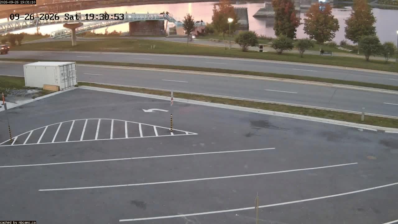 Web Cam image of Fredericton (St. John River)