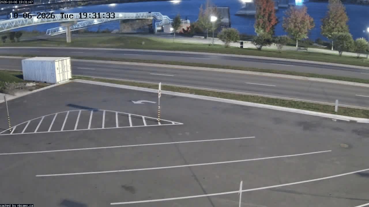Web Cam image of Fredericton (St. John River)