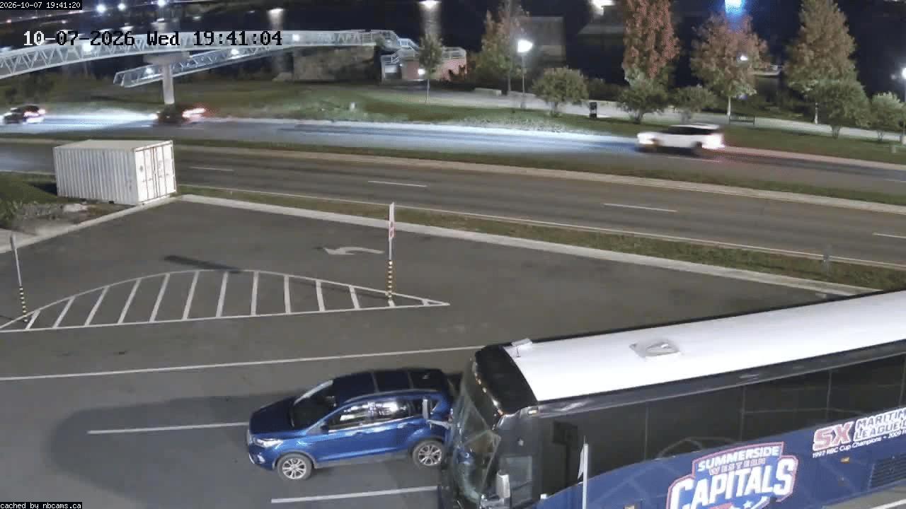 Web Cam image of Fredericton (St. John River)
