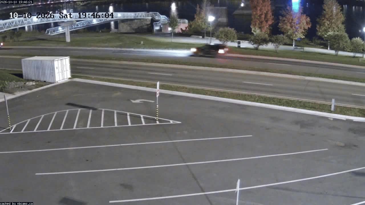 Web Cam image of Fredericton (St. John River)