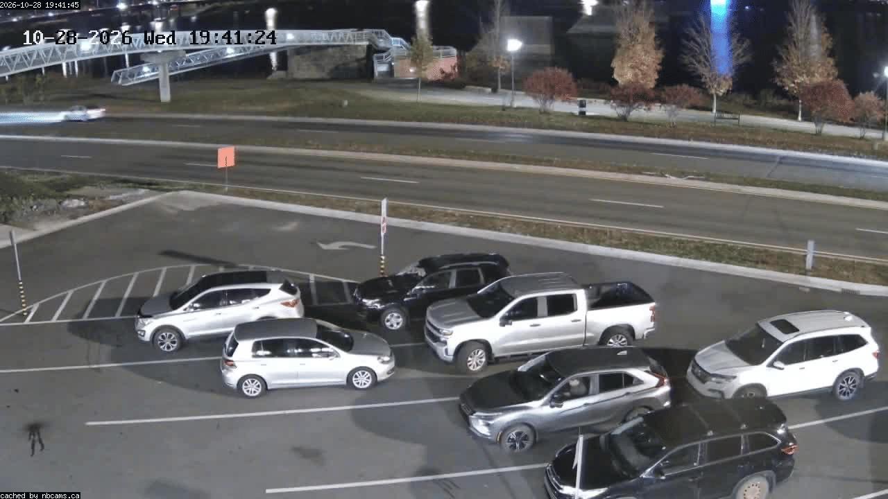 Web Cam image of Fredericton (St. John River)