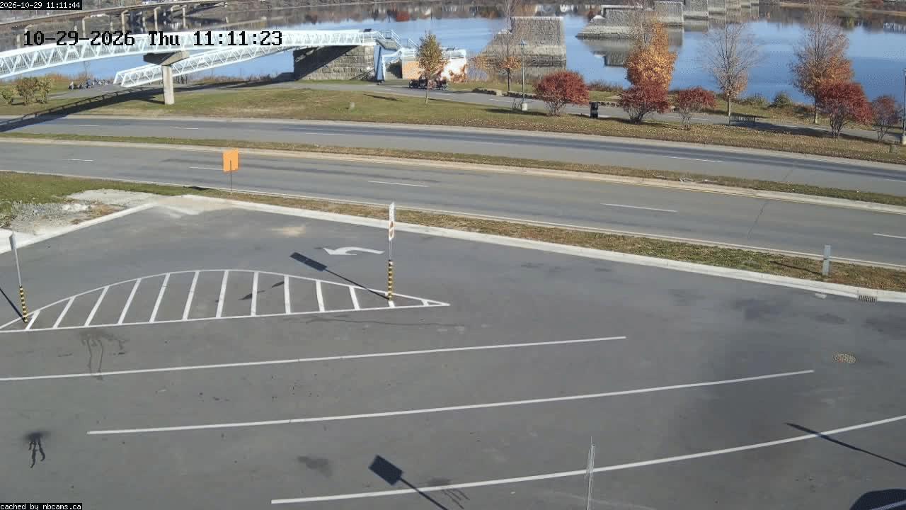 Web Cam image of Fredericton (St. John River)
