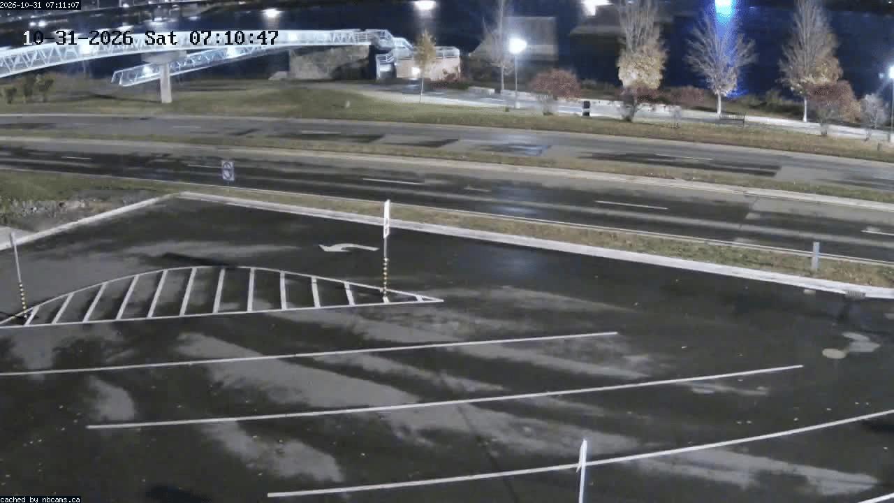 Web Cam image of Fredericton (St. John River)