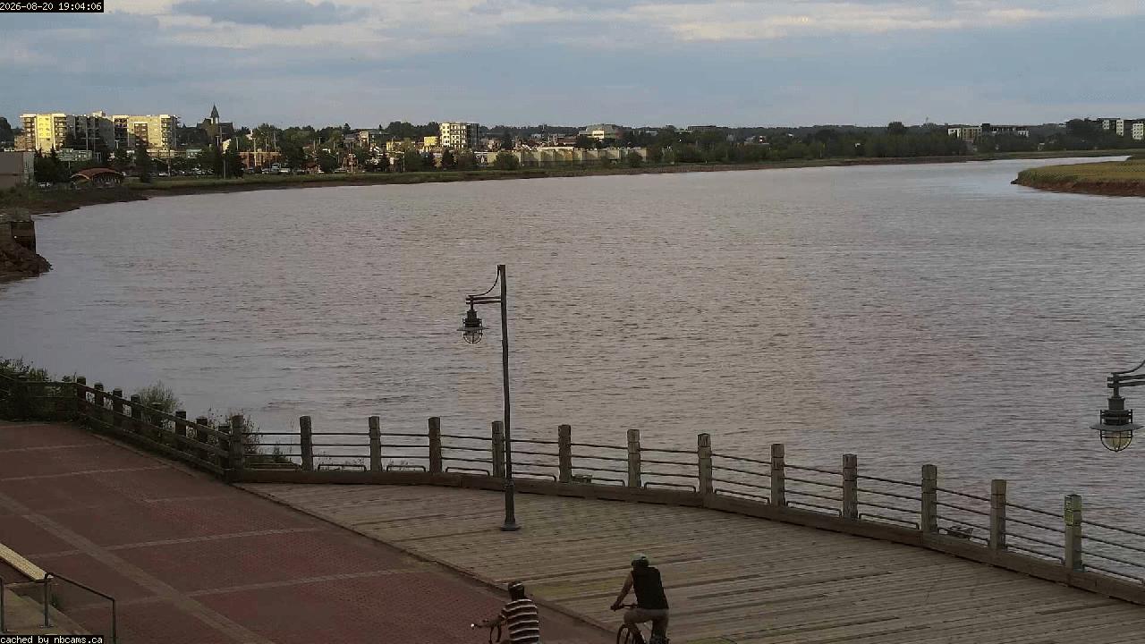 Web Cam image of Moncton (Bore Park)