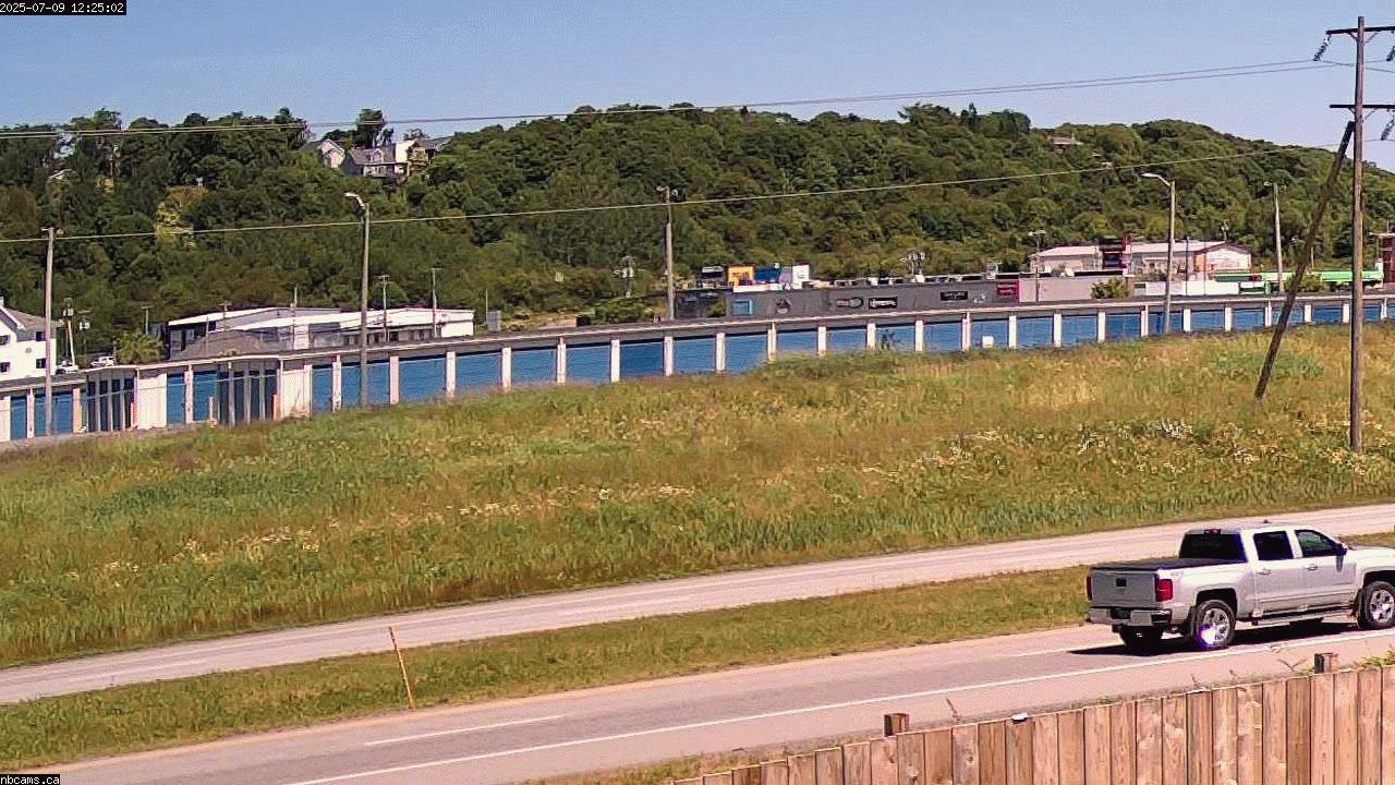 Outdoor web cam in Saint John, New Brunswick - Camera # 1 (Showing a view of NB Highway 1)